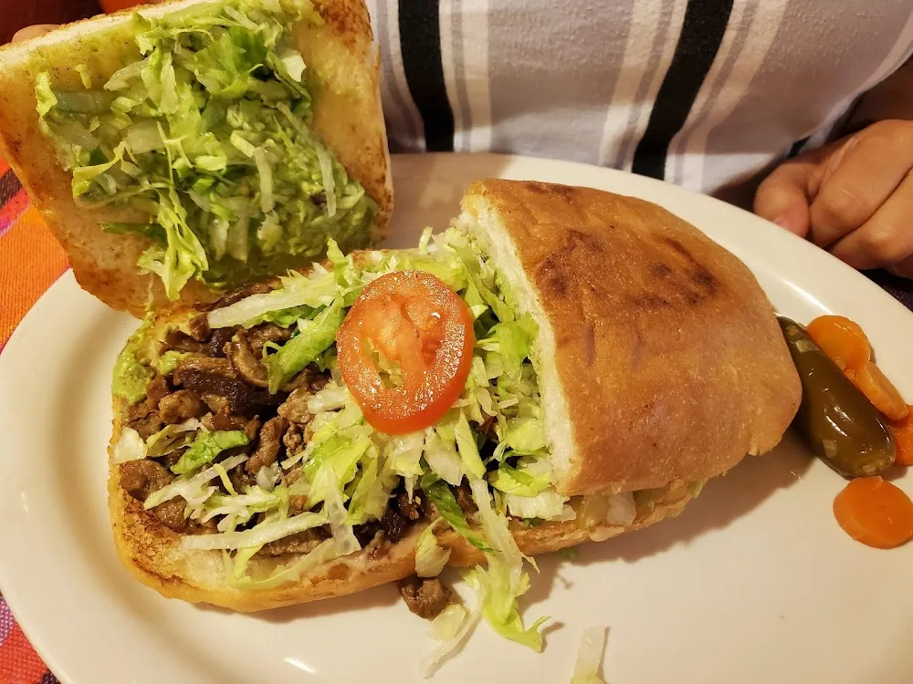 Torta de Carnitas